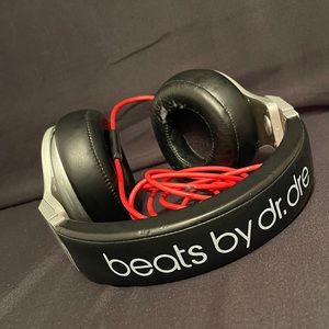 Beats by Dr. Dre Pro